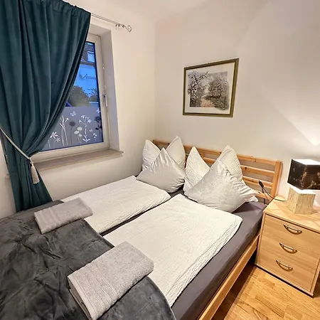 The Peaceful Garden Family With Free Parking Casa vacanze