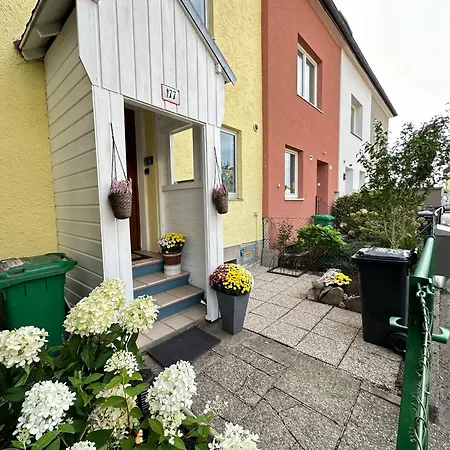 The Peaceful Garden Family With Free Parking Casa vacanze